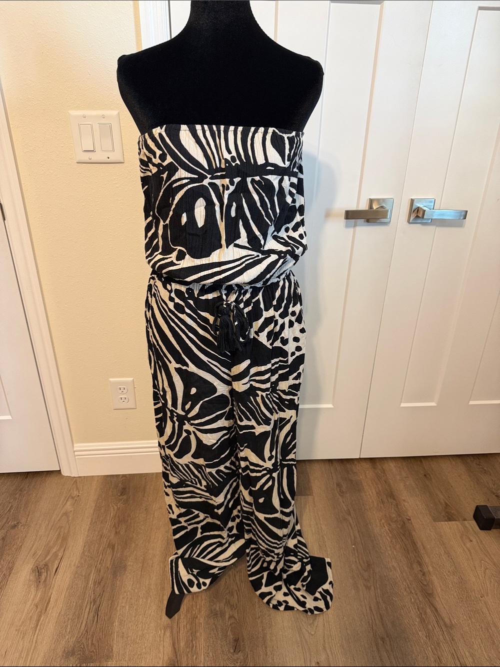 Elan Strapless Wide-Leg Jumpsuit in Black & White Print